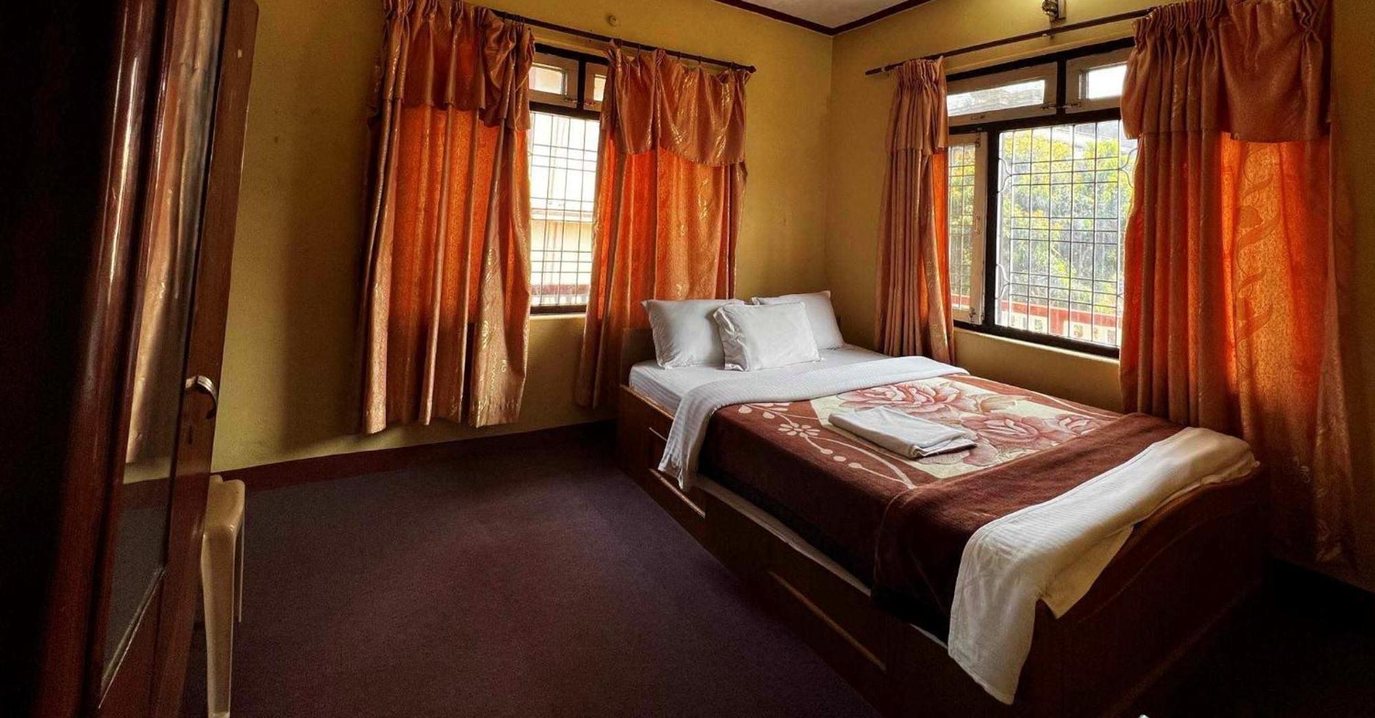 Geo Guest House Pokhara Luaran gambar