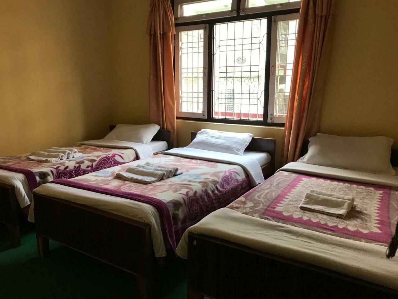 Geo Guest House Pokhara Luaran gambar