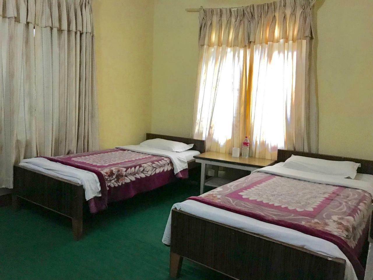 Geo Guest House Pokhara Luaran gambar