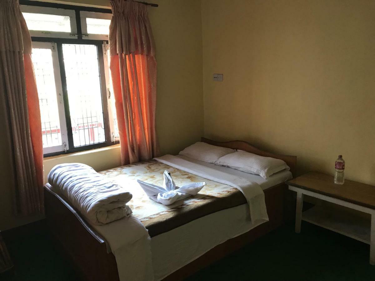 Geo Guest House Pokhara Luaran gambar