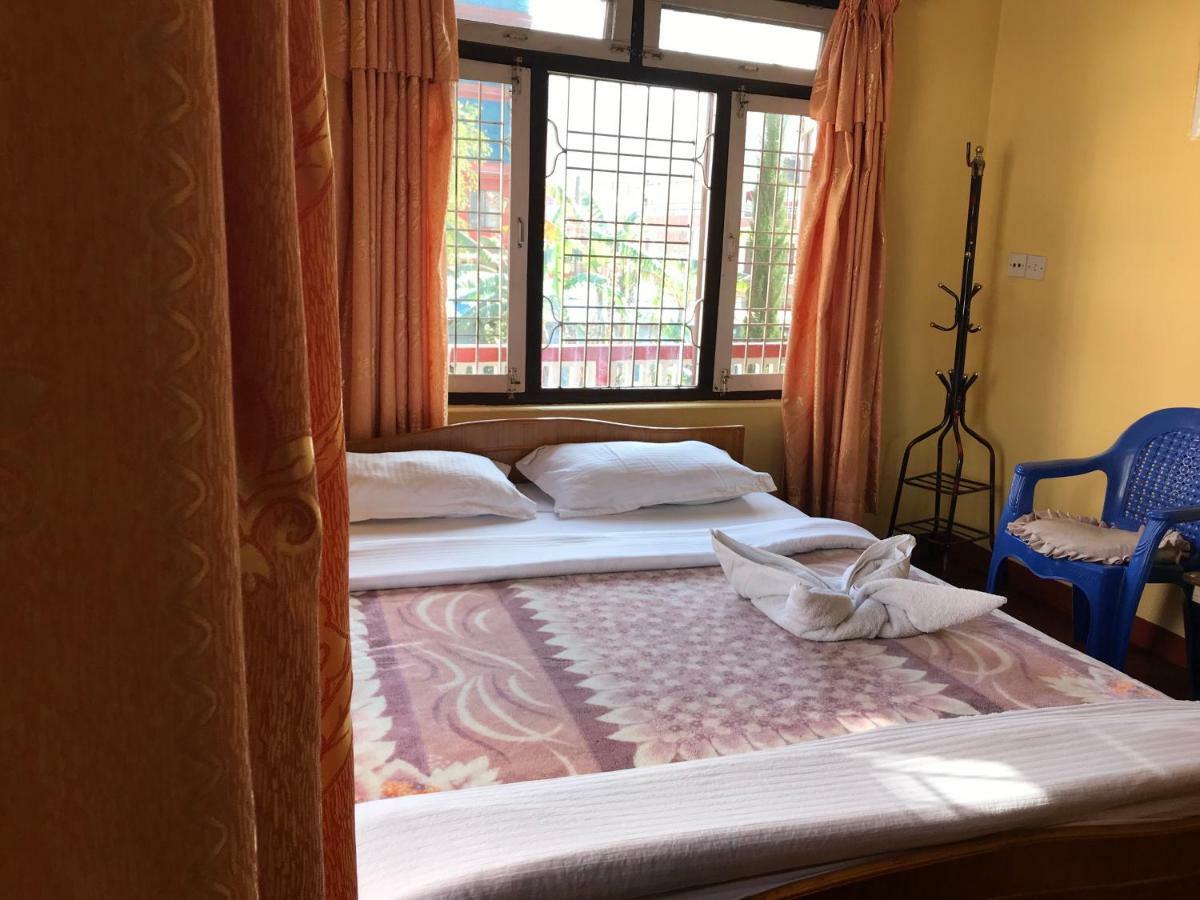 Geo Guest House Pokhara Luaran gambar